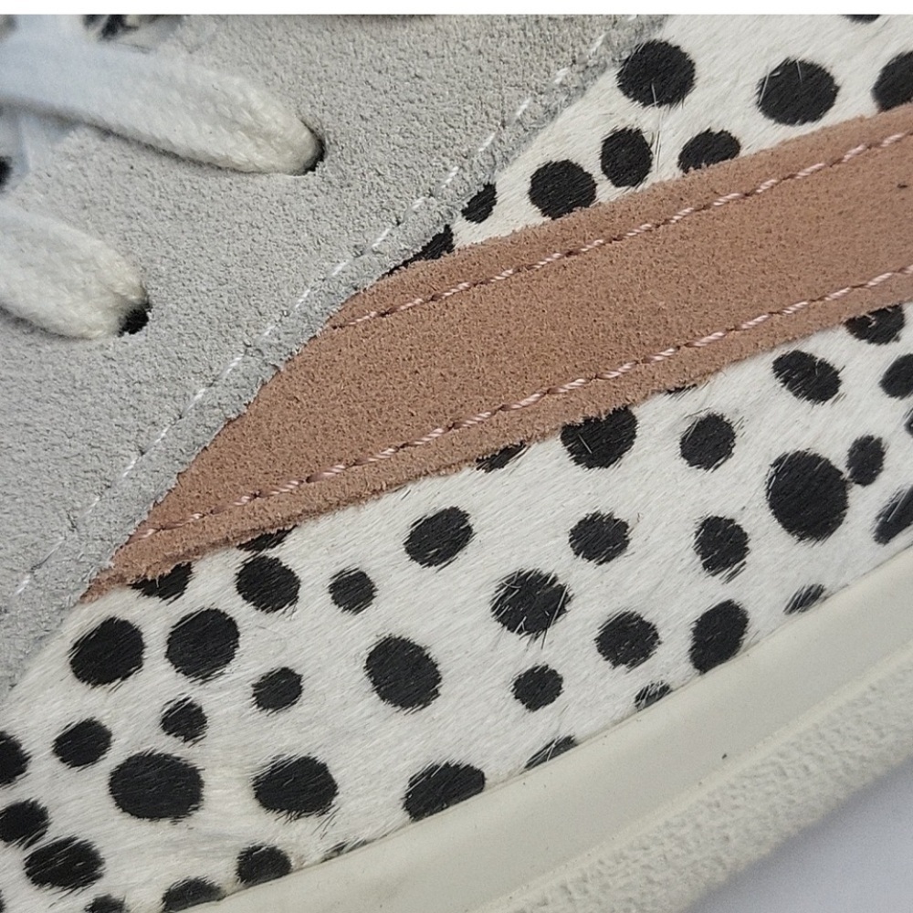 Madewell Sidewalk Low Top Sneakers in Spot Dot Calf
Hair Size 9 - Picture 11 of 14